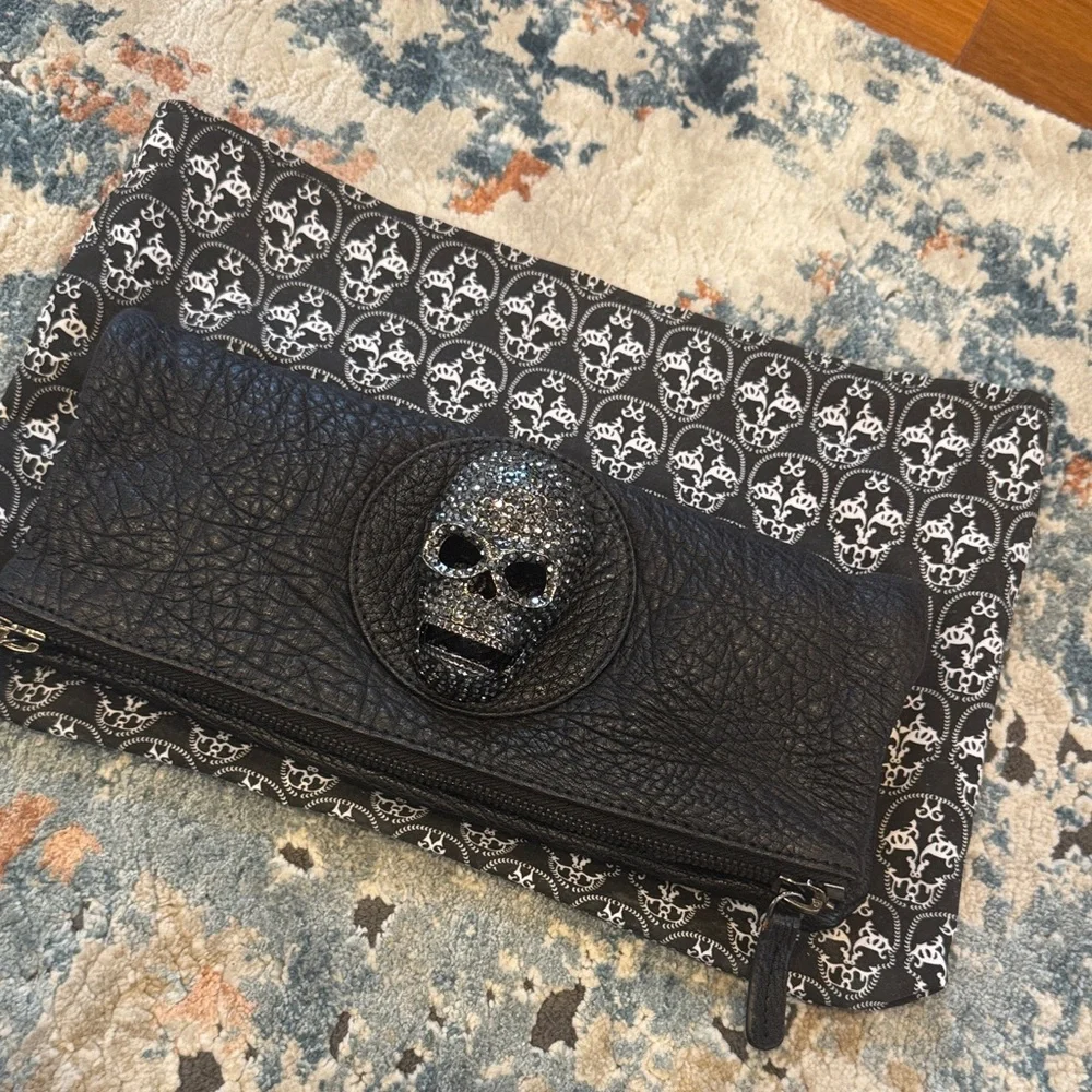 Thomas Wylde Black Textured Clutch with charcoal/pewter rhinestone skull - Picture 10 of 13